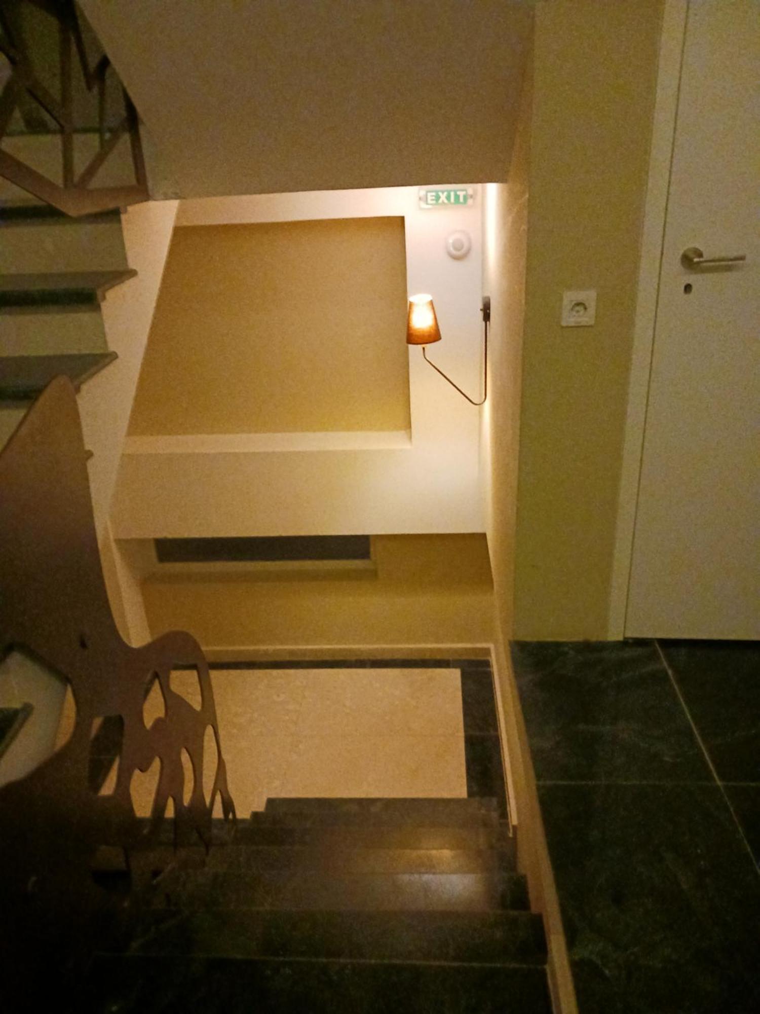 Myky Mouse Nu Primesc Santieristi Si Petrecareti Apartman Bukarest Kültér fotó